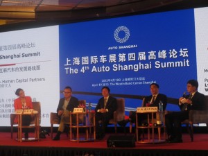 From right to left: Harman International Executive Vice-President and CTO, Mr. I.P. Park; Bosch (China) Investment Ltd., Executive Vice President Dr. Xu Daquan; Dongfeng Motor Corporation Deputy Manager of the Strategy and Planning Department Mr. Wang Binbin; LeShi “Supercar” Company Vice President Lü Zhengyu; and, LIASE Board Member and Asia MD Vanessa Moriel. 