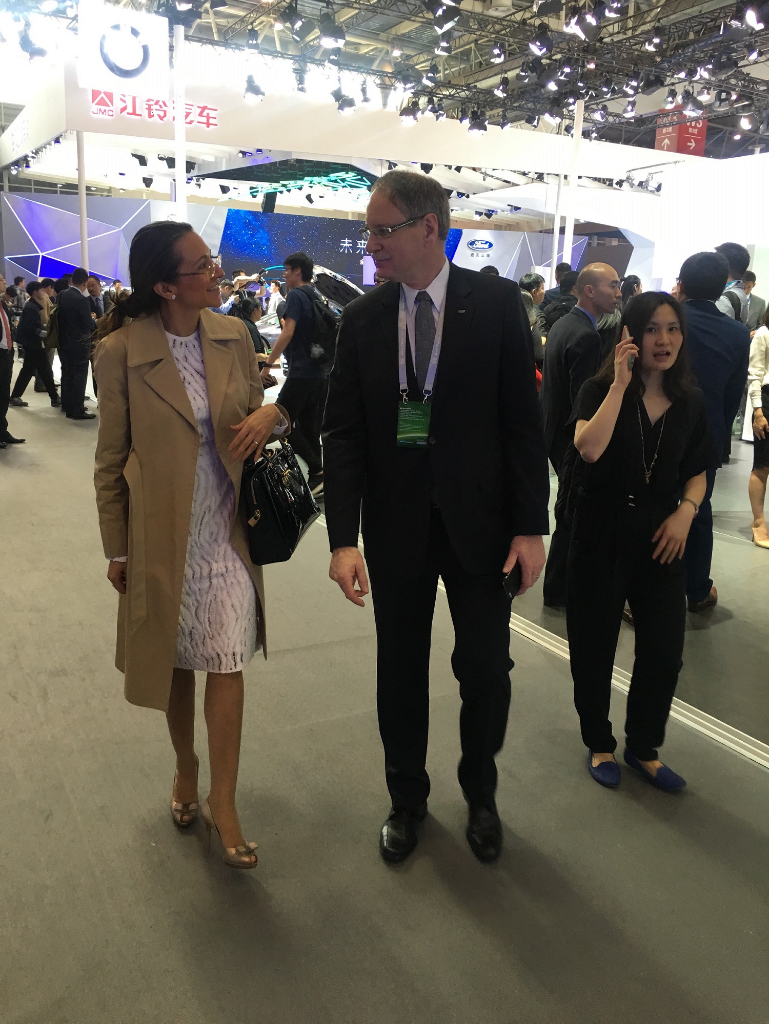 LIASE Group Managing Director Asia Vanessa Moriel chats with Johan De Nysschen, Executive Vice President, General Motors, and President of Cadillac.