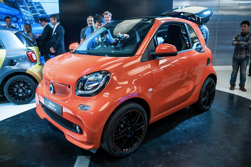 Smart has gone sporty with the new Smart Brabus, a name that conjures both brain and brawn.