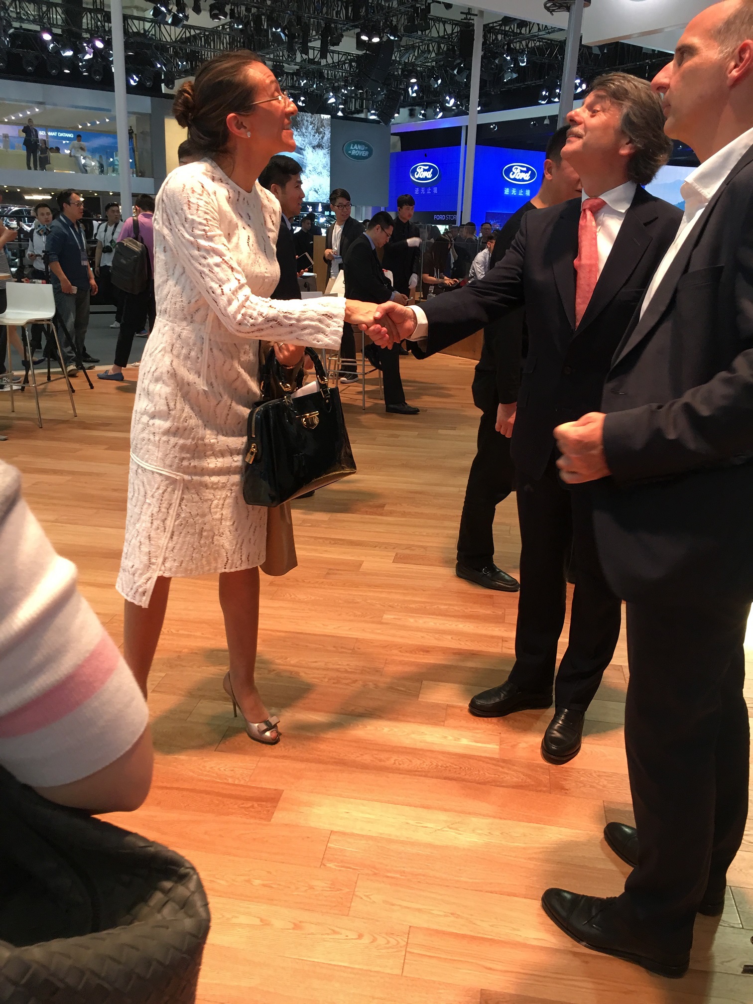 Vanessa Moriel greets Ralf Speth, Global CEO of Jaguar Land Rover.