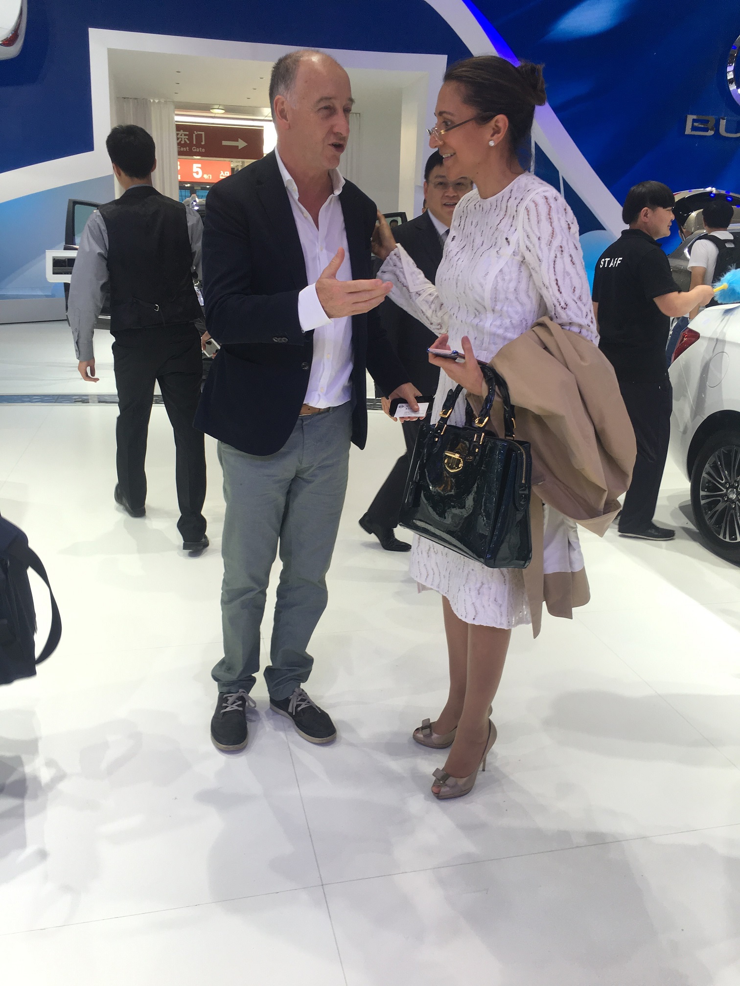 Kevin Wale, previous President and Managing Director of General Motors China and LIASE Group Managing Director Vanessa Moriel discuss on the sidelines of the 2016 China Auto Show in Beijing.